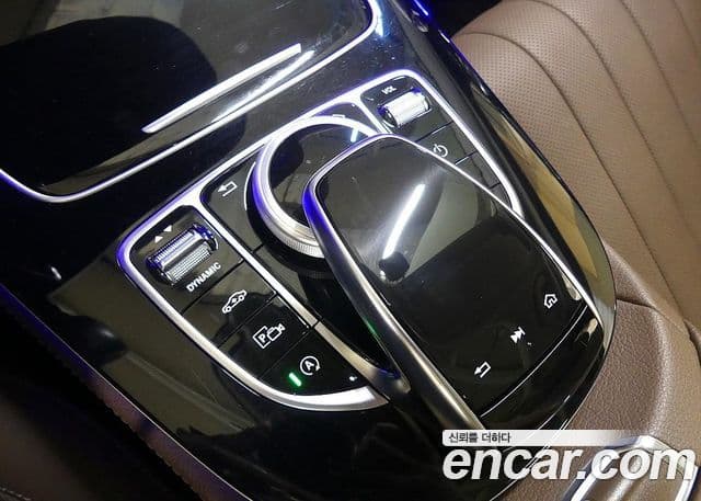 Mercedes-Benz E-Class 2019 — Şəkil 18/20