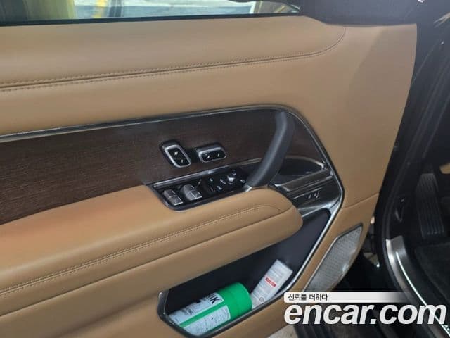 Land Rover Range Rover 2024 — ფოტო 15/20