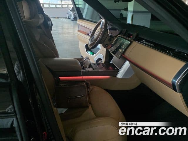 Land Rover Range Rover 2024 — ფოტო 16/20