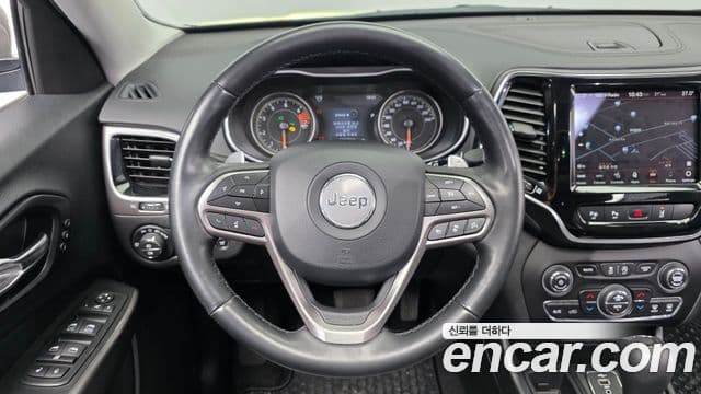 Jeep Cherokee 2021 — Фото 13/20