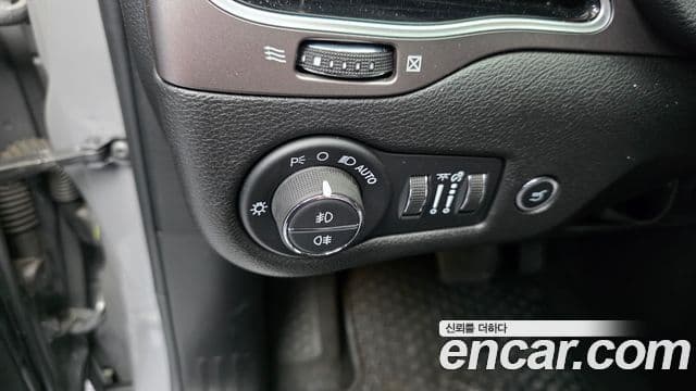 Jeep Cherokee 2021 — Фото 18/20