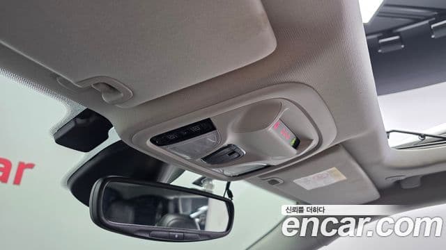 Jeep Cherokee 2021 — ფოტო 25/32