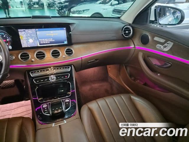 Mercedes-Benz E-Class 2019 — Şəkil 13/20