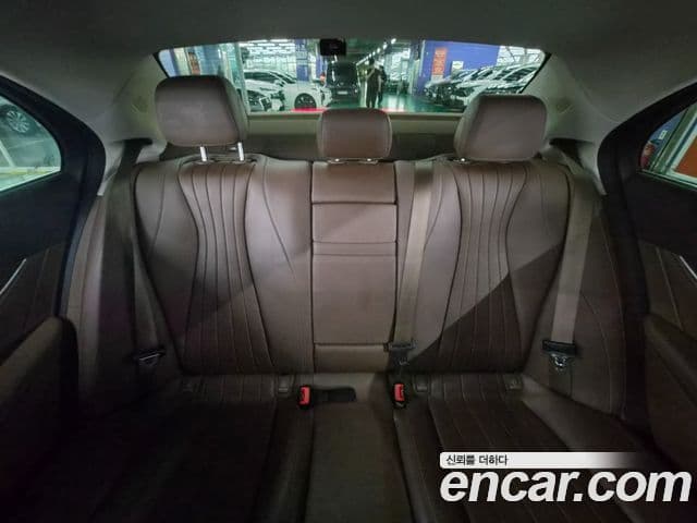 Mercedes-Benz E-Class 2019 — Şəkil 15/20
