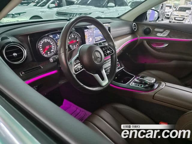 Mercedes-Benz E-Class 2019 — Şəkil 17/20