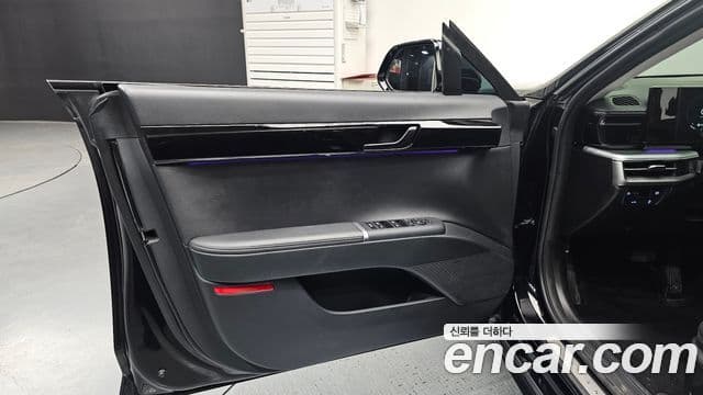 Hyundai Grandeur Hybrid 2023 — Photo 29/30