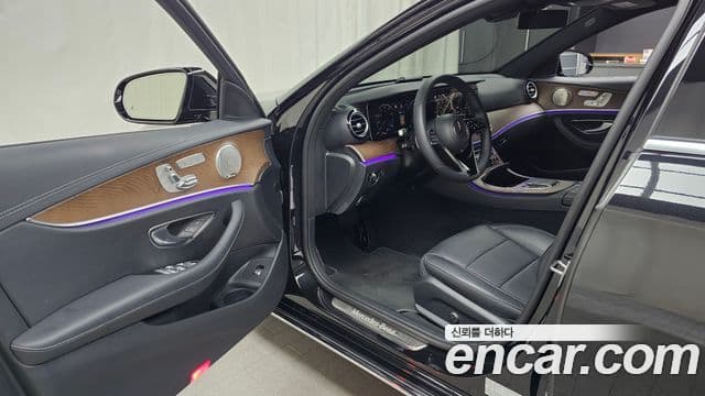 Mercedes-Benz E-Class 2023 — Фото 10/20
