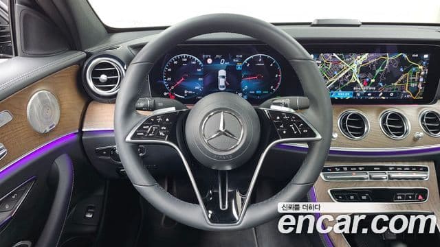 Mercedes-Benz E-Class 2023 — Фото 13/20