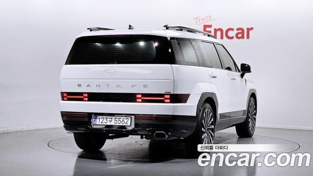Hyundai Santa Fe 2023 — ფოტო 2/20