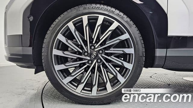 Hyundai Santa Fe 2023 — ფოტო 5/20