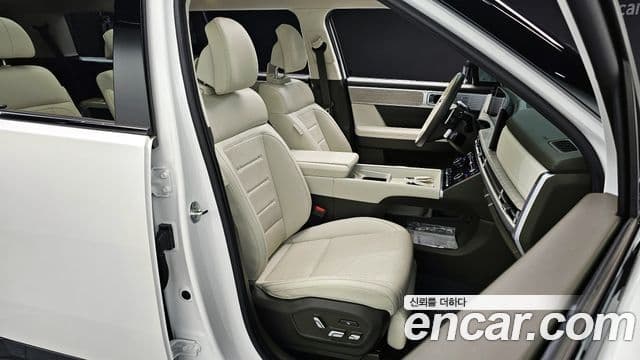 Hyundai Santa Fe 2023 — ფოტო 9/20