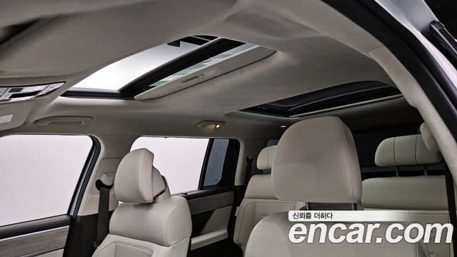 Hyundai Santa Fe 2023 — ფოტო 16/20