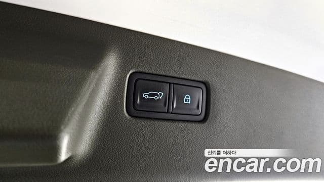 Hyundai Santa Fe 2023 — ფოტო 17/20