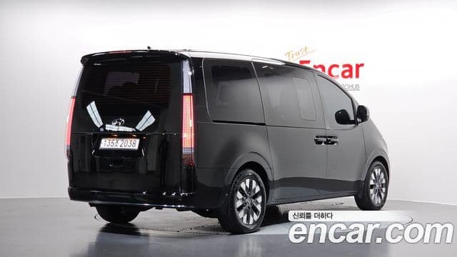 Hyundai Staria 2023 — Фото 2/20