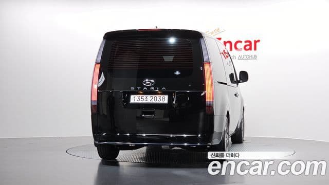 Hyundai Staria 2023 — Фото 4/20