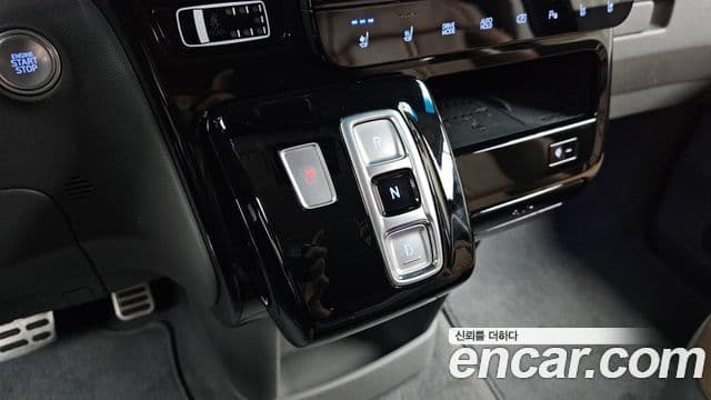 Hyundai Staria 2023 — Фото 9/20