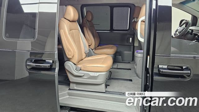 Hyundai Staria 2023 — Фото 12/20
