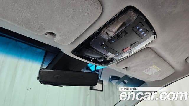 Hyundai Staria 2023 — Фото 18/20