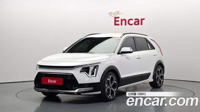Kia Niro 2022 — Фото 1/20