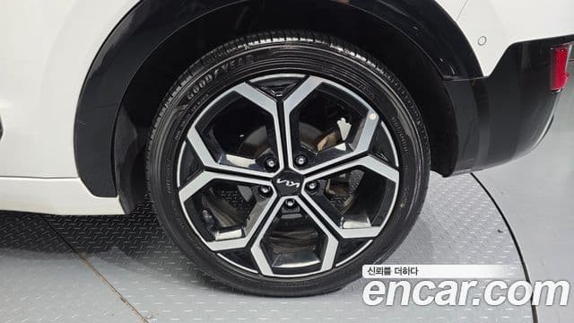 Kia Niro 2022 — Фото 5/20