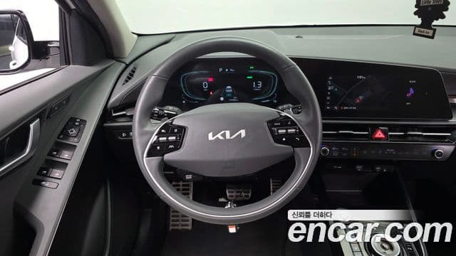 Kia Niro 2022 — Фото 13/20