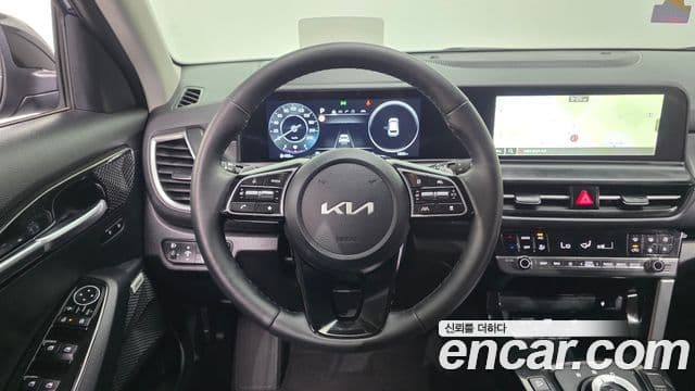 Kia Seltos 2024 — ფოტო 14/20