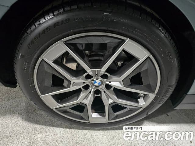 BMW 5 Series 2025 — Şəkil 11/20