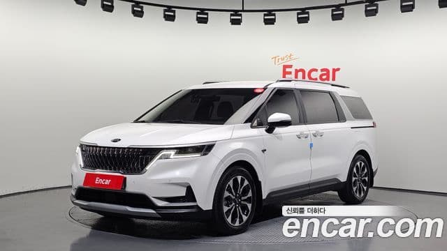 Kia Carnival 2020 — фото 1 из 20