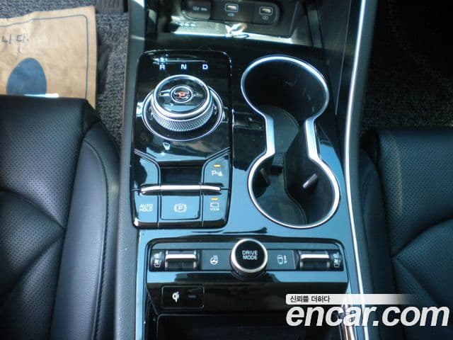 Kia K5 2023 — ფოტო 8/20
