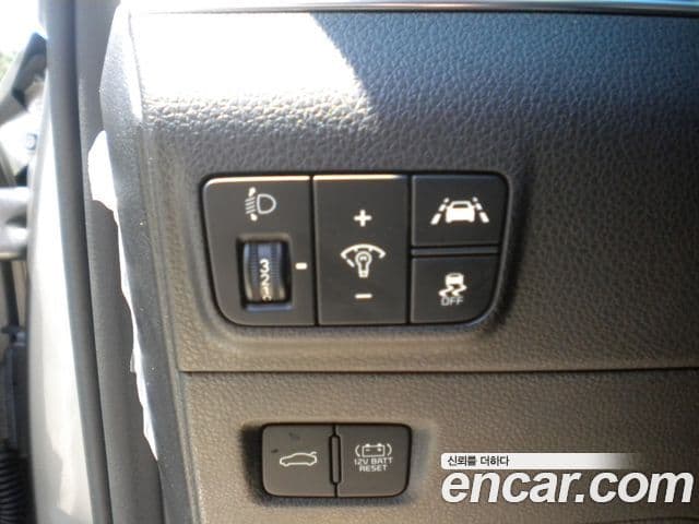 Kia K5 2023 — ფოტო 16/20
