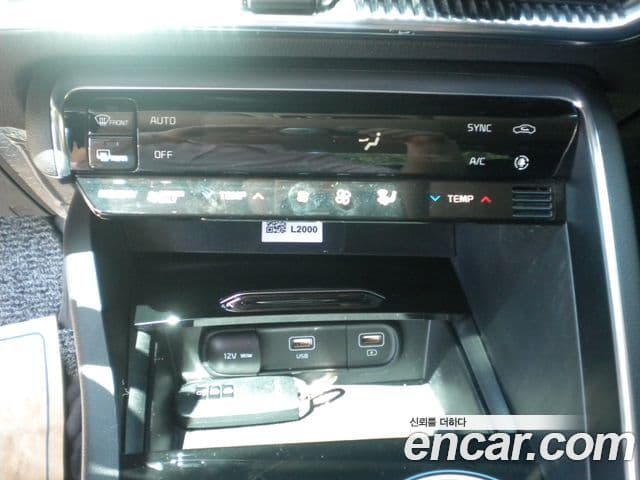 Kia K5 2023 — ფოტო 17/20