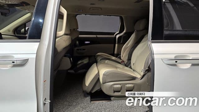 Kia Carnival 2021 — Şəkil 12/20