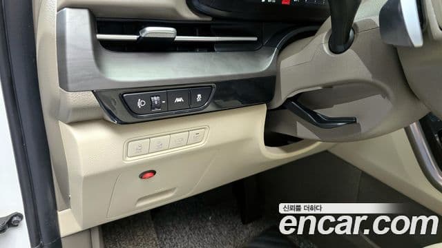 Kia Carnival 2021 — Şəkil 19/20