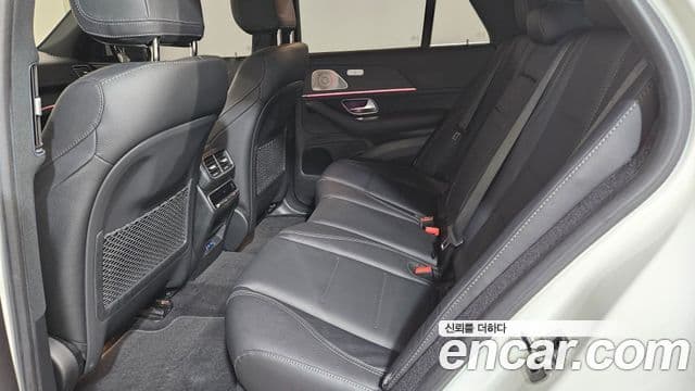 Mercedes-Benz GLE-Class 2023 — ფოტო 8/20