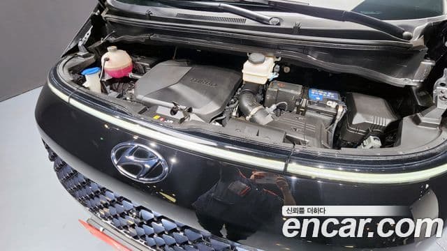 Hyundai Staria 2023 — Фото 6/20