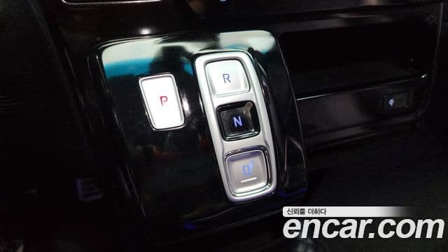 Hyundai Staria 2023 — Фото 9/20