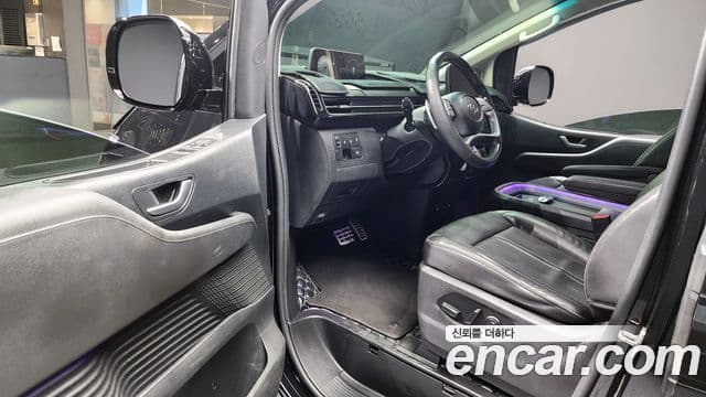 Hyundai Staria 2023 — Фото 10/20