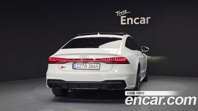 Audi A7 2022 — Şəkil 15/20