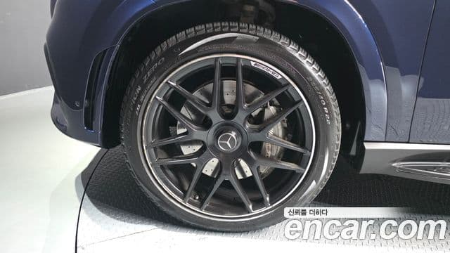 Mercedes-Benz GLE-Class 2022 — Photo 21/34