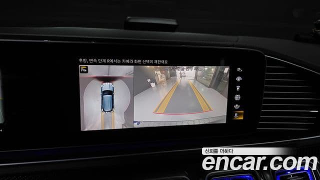 Mercedes-Benz GLE-Class 2022 — Photo 17/34