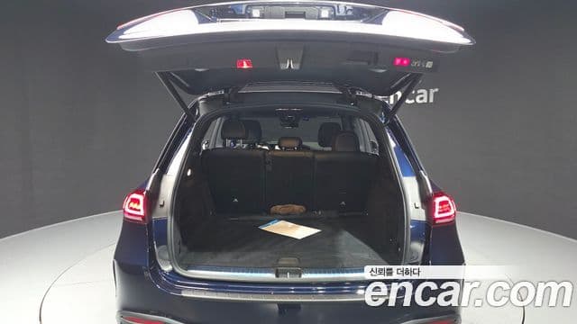 Mercedes-Benz GLE-Class 2022 — Photo 18/34