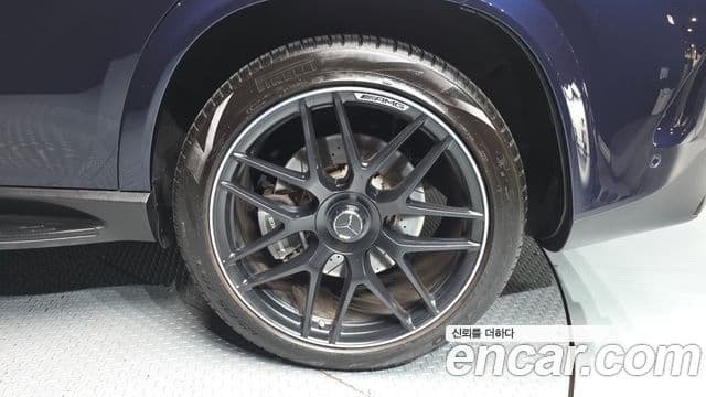 Mercedes-Benz GLE-Class 2022 — Photo 9/34