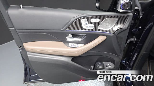 Mercedes-Benz GLE-Class 2022 — Photo 30/34