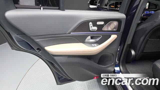 Mercedes-Benz GLE-Class 2022 — Photo 26/34