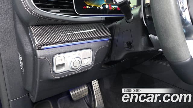Mercedes-Benz GLE-Class 2022 — Photo 12/34