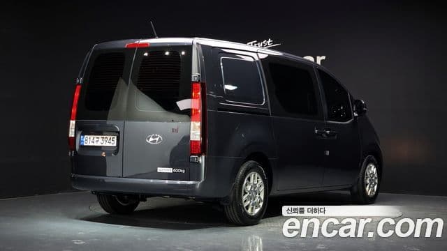 Hyundai Staria 2023 — Фото 2/20