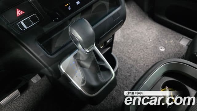 Hyundai Staria 2023 — Фото 9/20