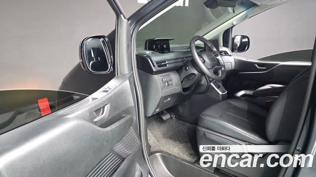 Hyundai Staria 2023 — Фото 10/20