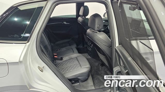 Audi Q5 2021 — Şəkil 12/20