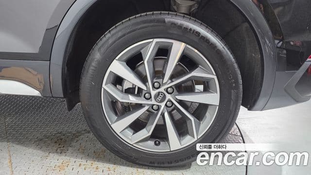 Audi Q5 2023 — ფოტო 14/32